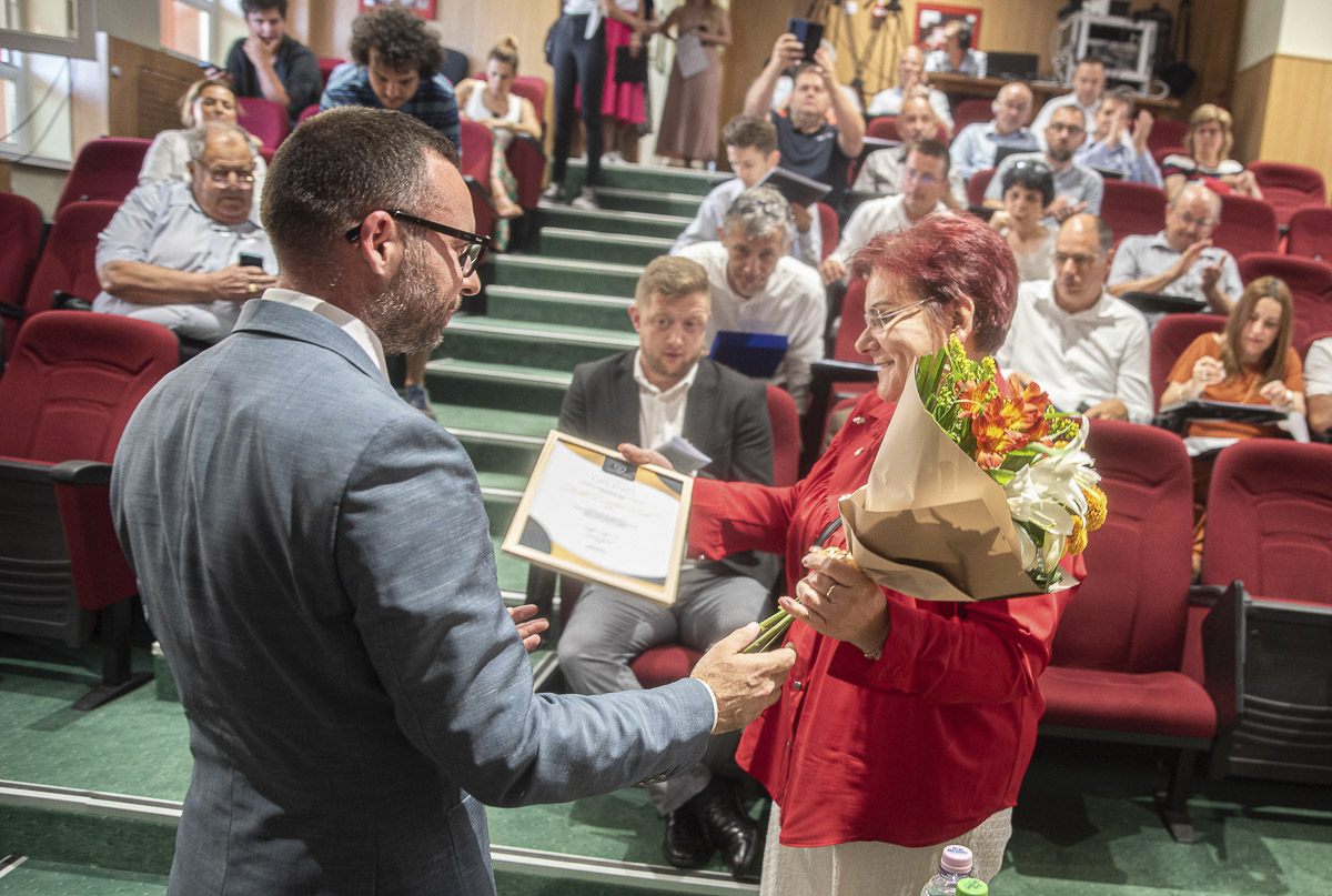 12 millió lejes hitelt vesz fel a megyei tanács
